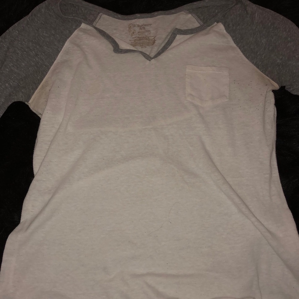 White and gray tee